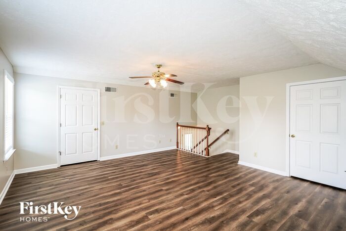 Building Photo - 209 Moorhill Ave