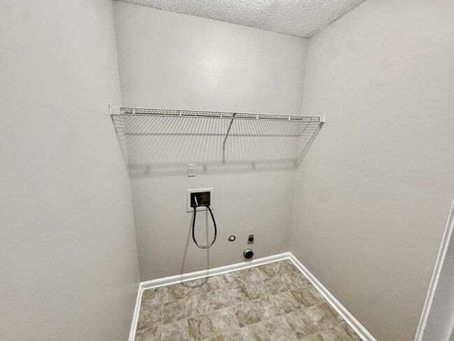 Building Photo - 5528 Ginners Dr