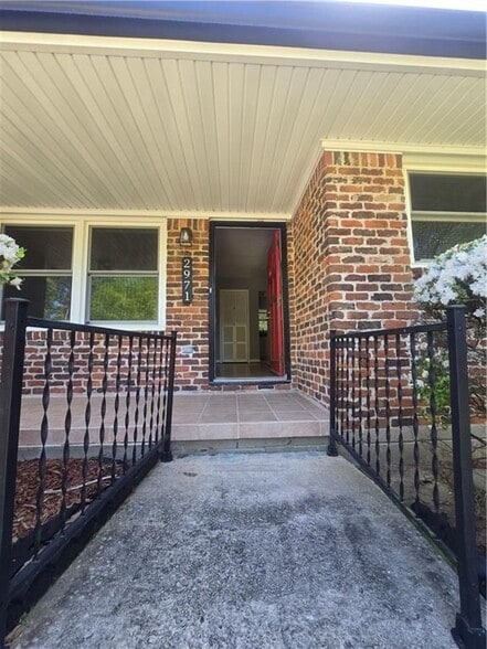 Building Photo - 2971 Belaire Cir