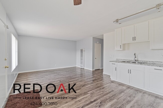 Building Photo - 9210 Somerset Blvd