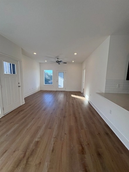 Building Photo - 4827 N Vassar Ave