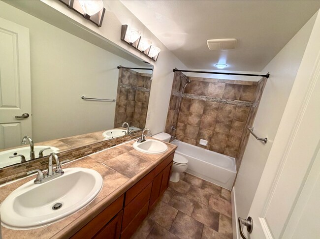 Building Photo - 517 N 39th St