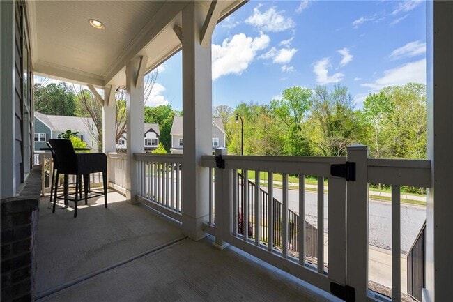 Building Photo - 1833 Sanford Dr