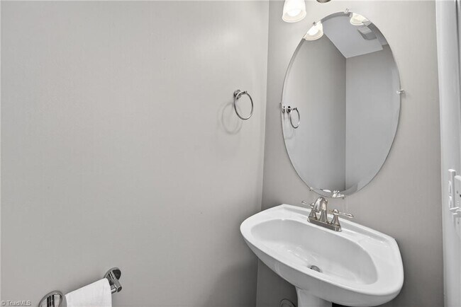 Building Photo - 4018 Berkshire Ct