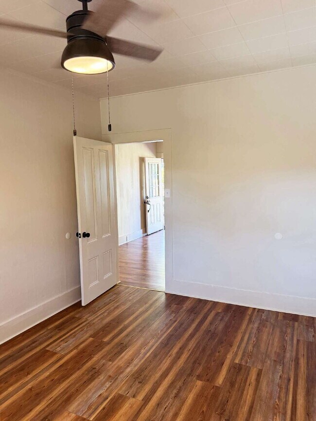 Building Photo - Spacious Two-Story Ranch Home Near Sonoma