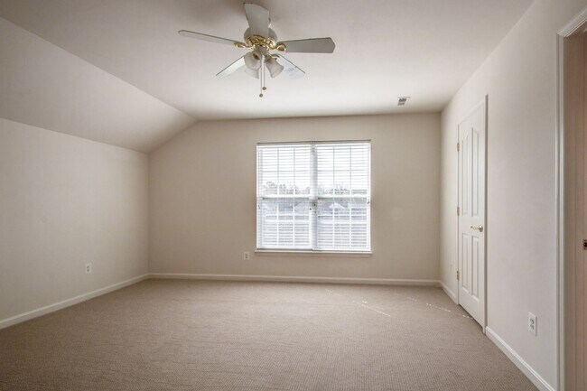 Building Photo - Single family - unfurnished - YEAR ROUND rental - Villages of Old Landing