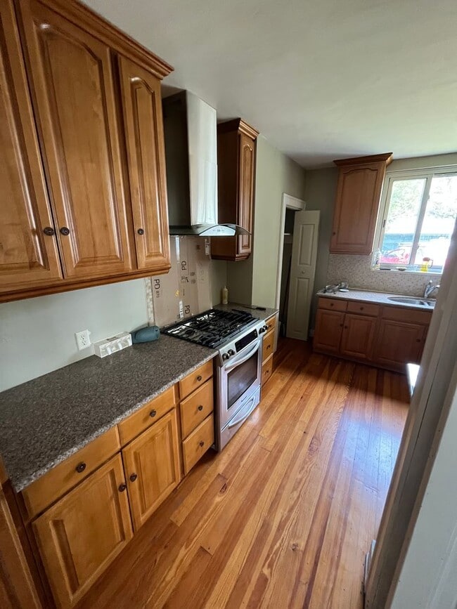 Building Photo - 3 Bedroom Squirrel Hill Home Available Now!