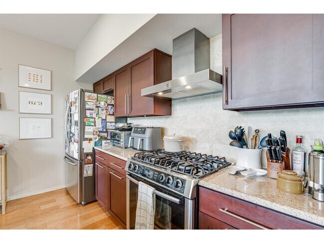 Building Photo - 1600 Barton Springs Rd