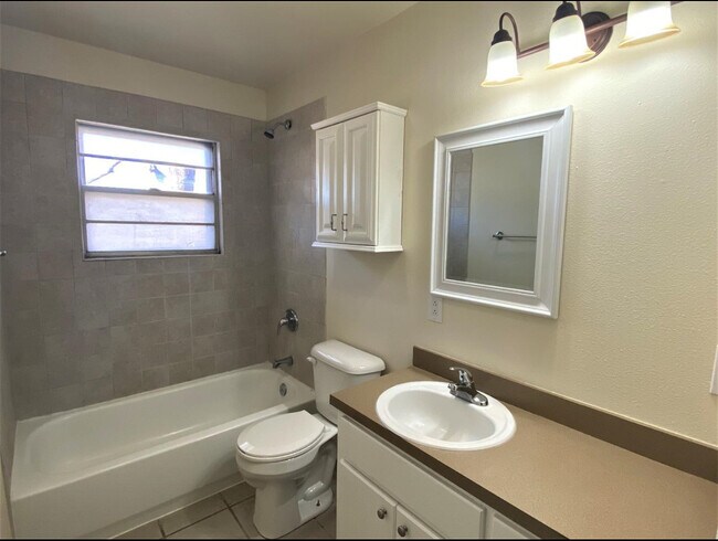 Building Photo - 4908 43rd St