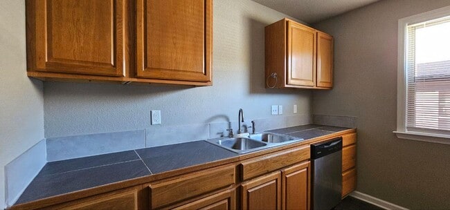 Building Photo - 4 Santiago Dr