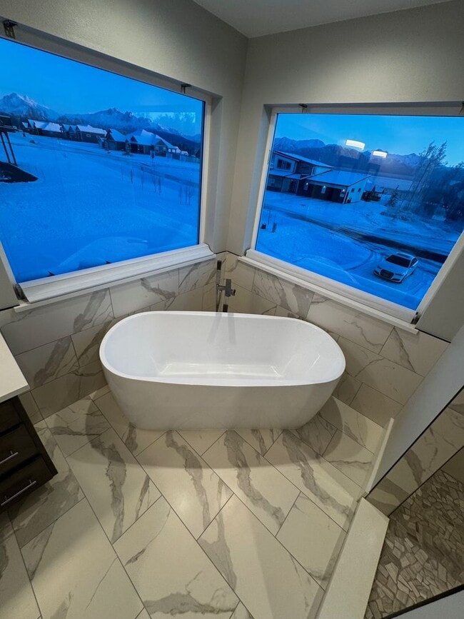 Building Photo - Beautiful 4 Bedroom Home in Desirable Wasi...