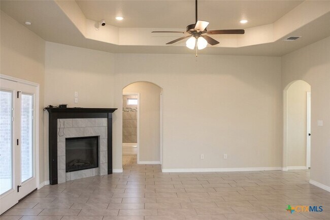 Building Photo - 2509 Meadow Lark Dr