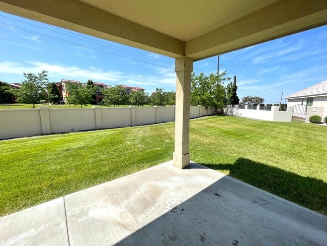 Building Photo - Gorgeous Home in Fountain Hills!
