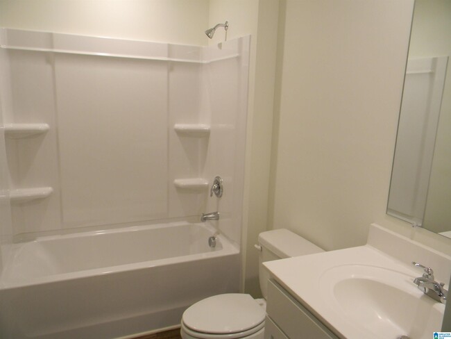Building Photo - 640 Koslin Ct