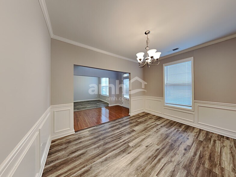 Building Photo - 3613 Walking Stick Way NE