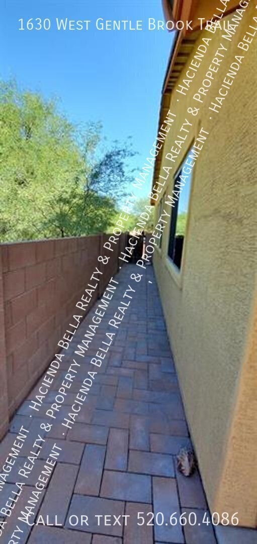 Building Photo - 1630 W Gentle Brook Trail