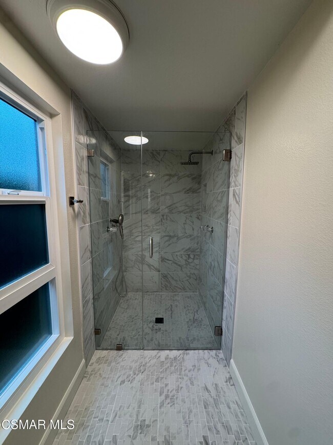 Building Photo - 893 Blue Spring Dr