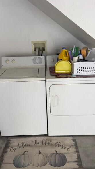 Building Photo - 27905 Crown Court Cir