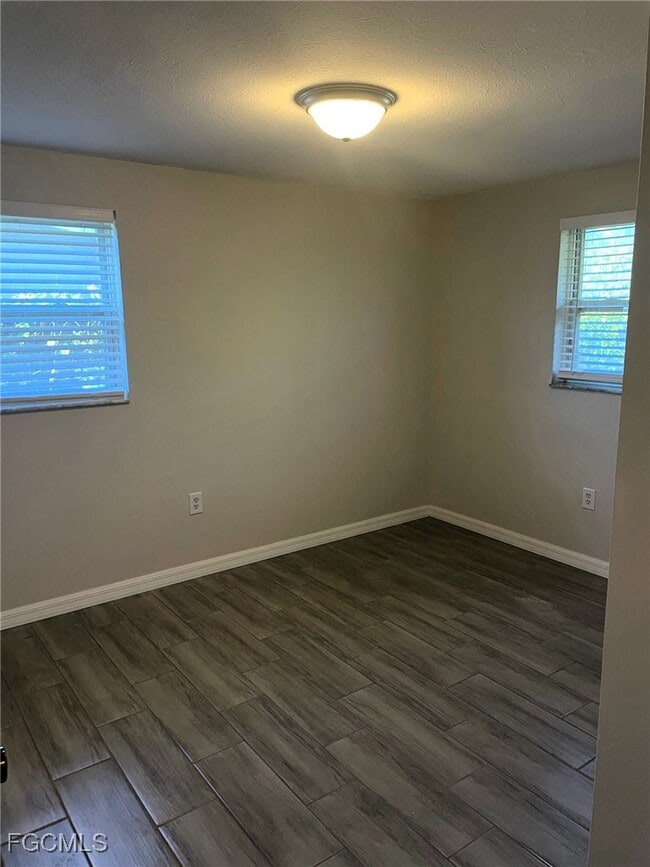 Building Photo - 2173 Barry Dr