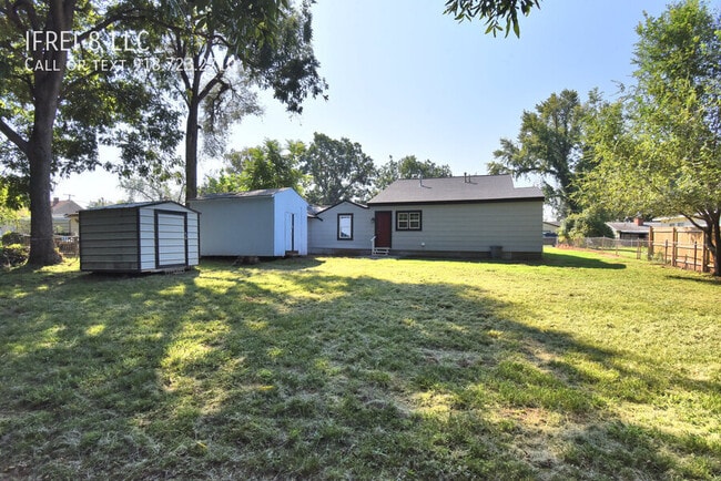 Building Photo - 3803 W Admiral Blvd