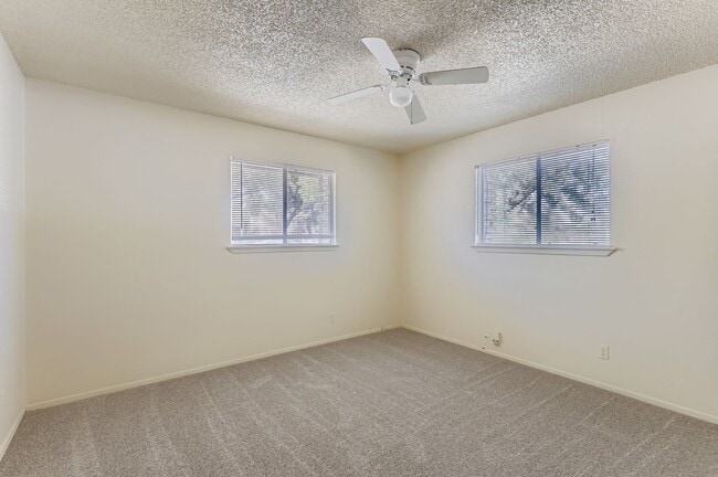 Building Photo - 1740 Rutland Dr