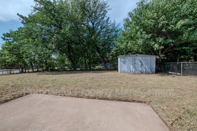 Building Photo - 202 Stanton Dr