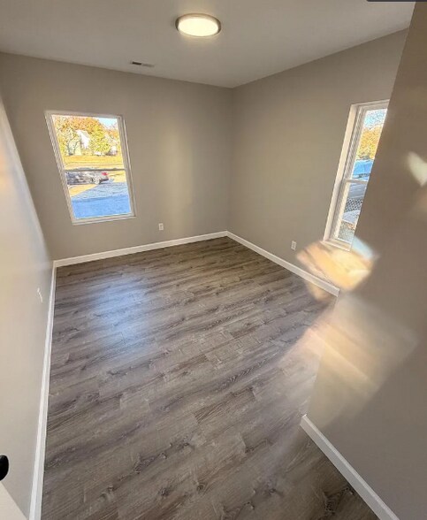 Building Photo - 404 Sharp St