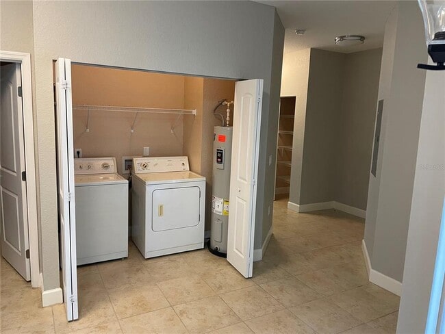 Building Photo - 165 Alexander Woods Dr