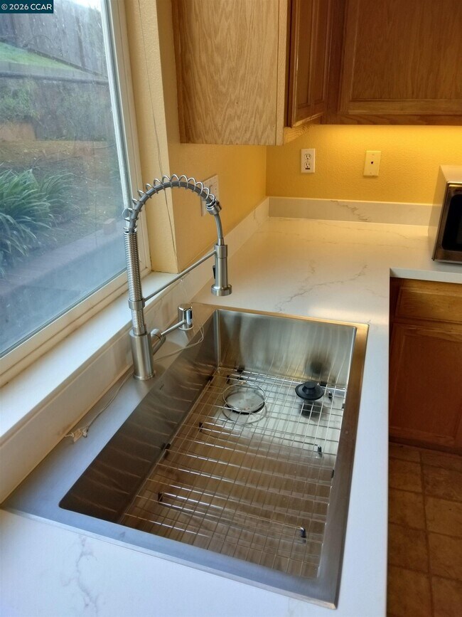 Building Photo - 894 Bridgeway Cir