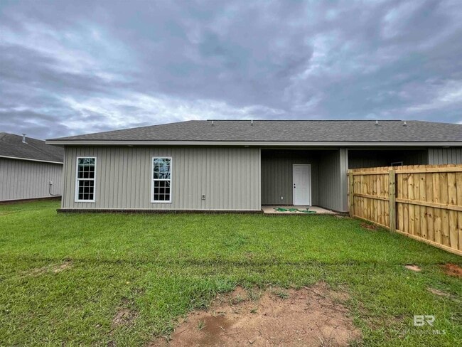 Building Photo - 33122 Stables Dr