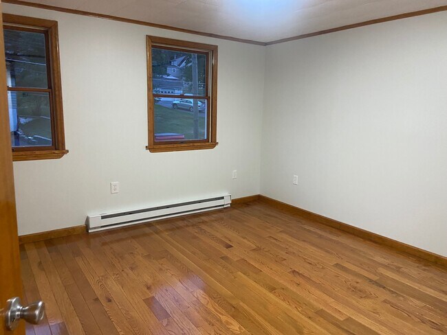 Building Photo - 218 Highland Ave