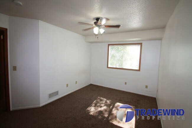 Building Photo - 949 Wescott Trl