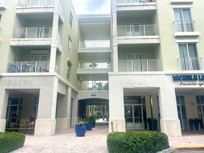 Primary Photo - 1203 Town Center Dr