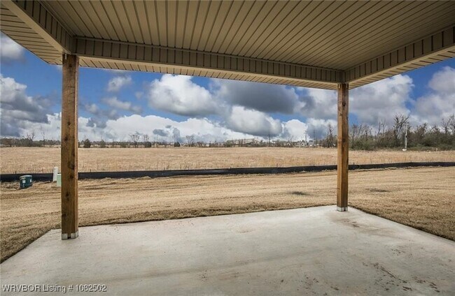 Building Photo - 9025 Wildwood Way