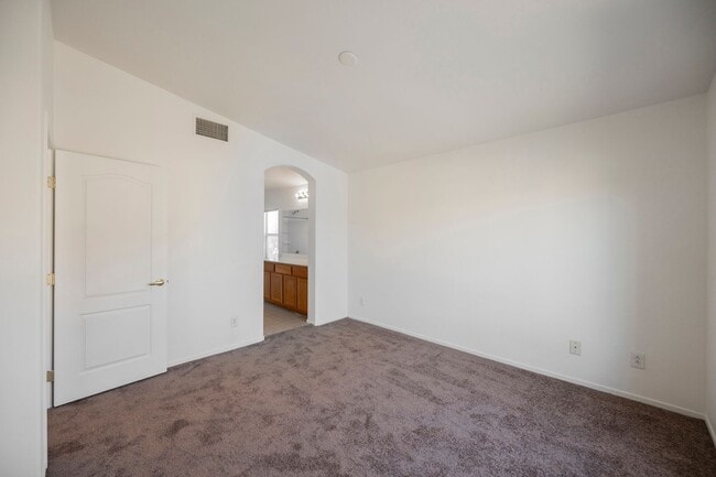 Building Photo - 4847 Double Down Dr