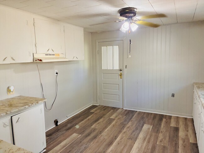 Building Photo - 838 N 34th St