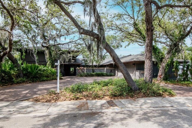 Building Photo - 1296 Weybridge Ln