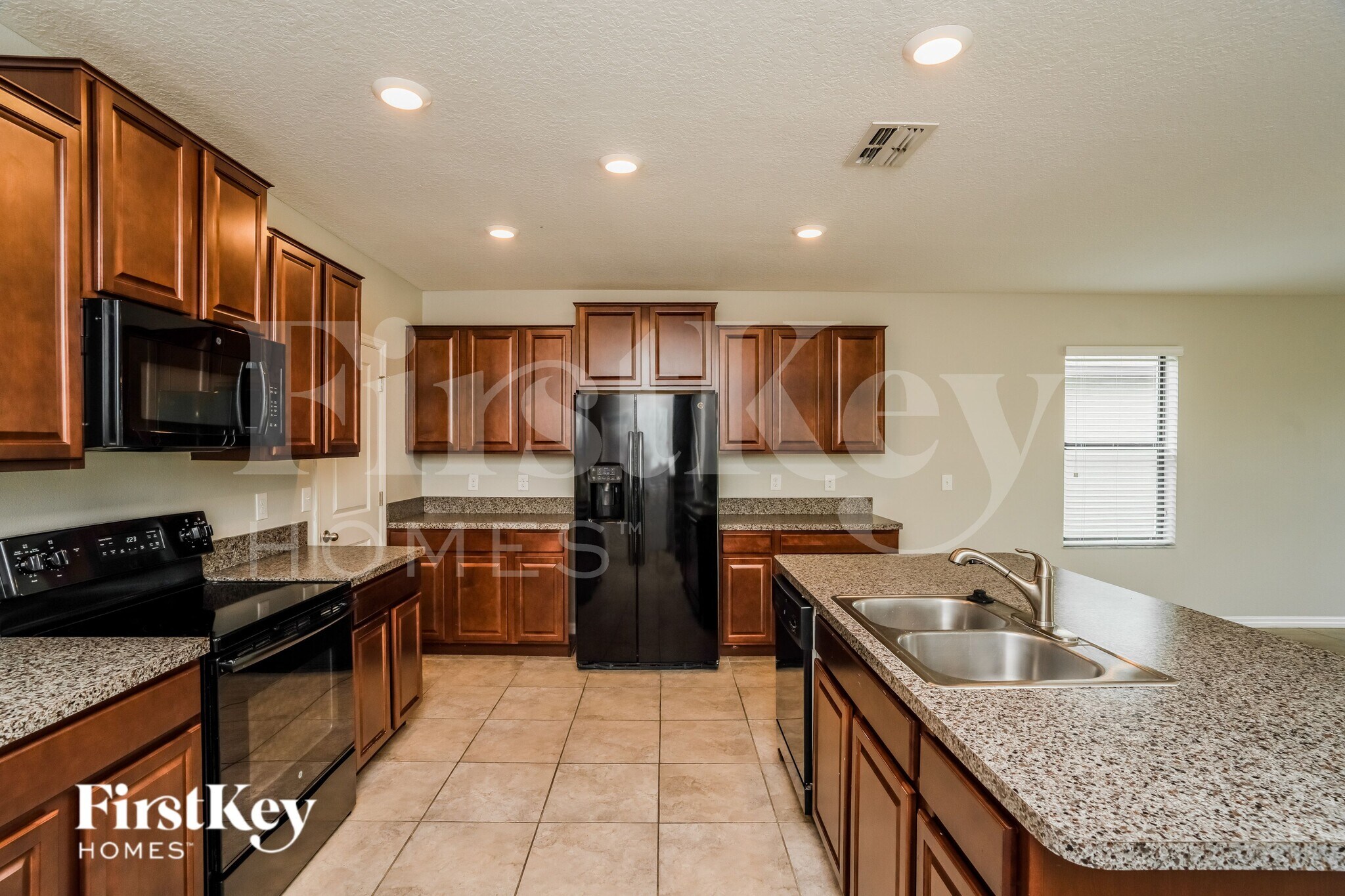 Building Photo - 9627 Sage Creek Dr