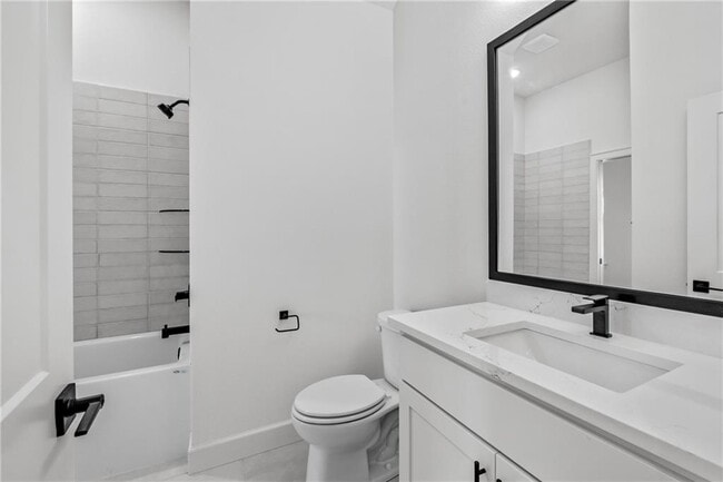 Building Photo - 1821 Peacock Rd