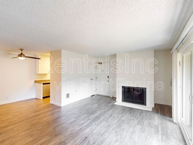 Building Photo - 521 Alameda del Prado