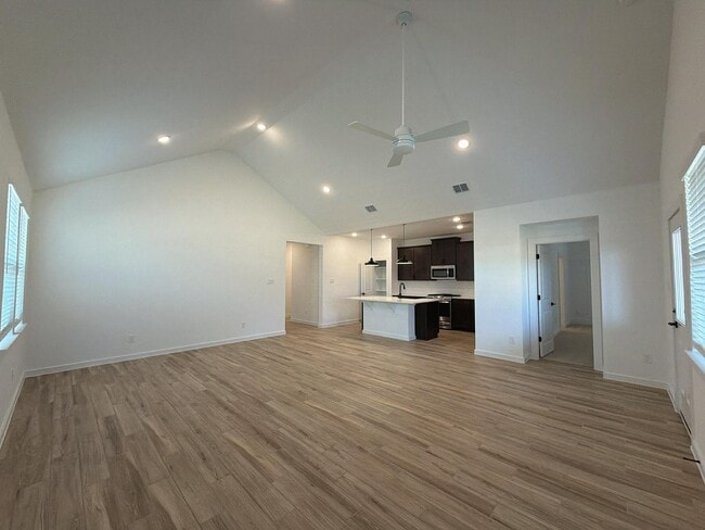 Building Photo - 4723 Bay Vista Dr