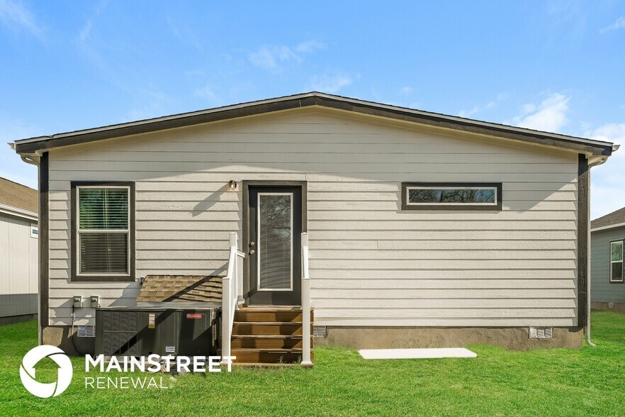 Building Photo - 2104 Belzise Terrace