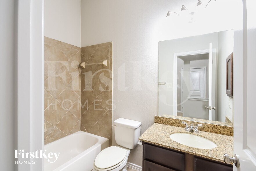 Building Photo - 26122 Serenity Oaks Dr