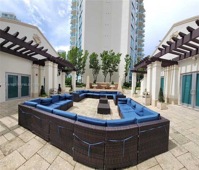 Building Photo - 250 Sunny Isles Blvd