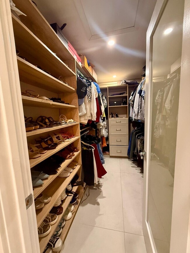 Building Photo - 14191 Snowberry Dr