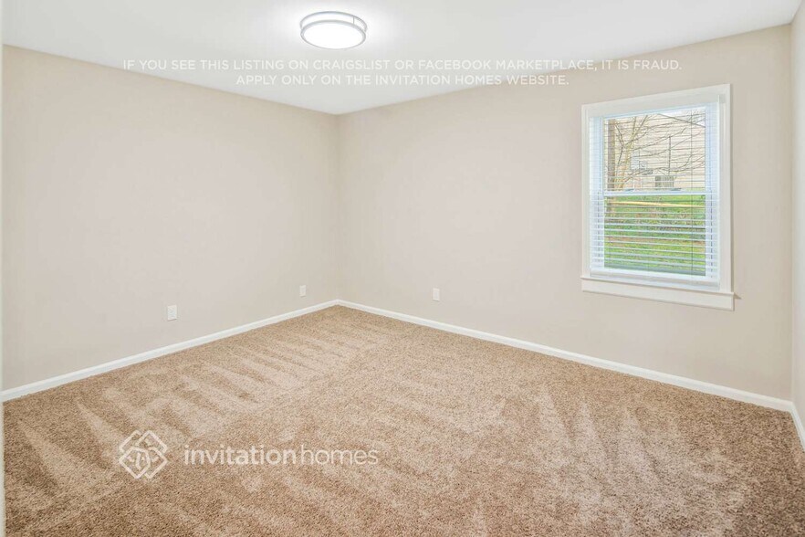 Building Photo - 124 Plaza Dr