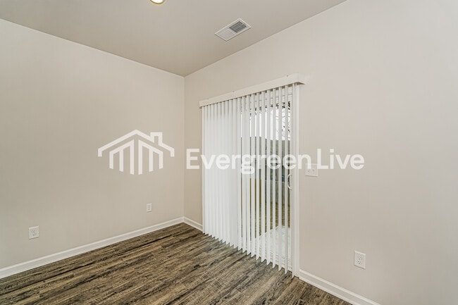 Building Photo - 150 Woodland Wy