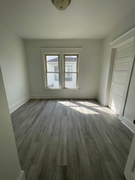 Building Photo - 2105 Sherman Ave