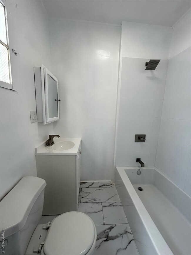 Building Photo - 206-208-208 W Main St