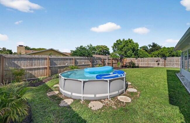 Building Photo - 7213 Isle Dr